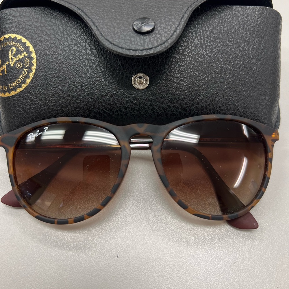 Ray-Ban